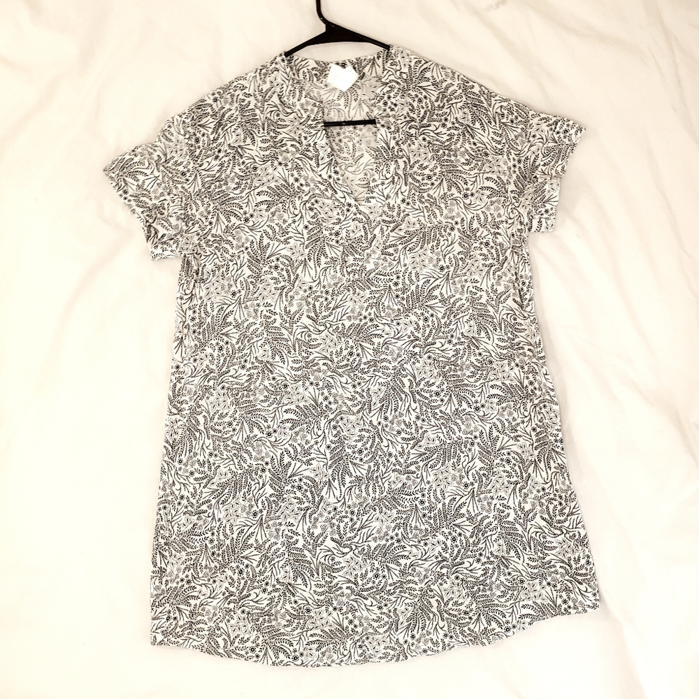 H&M Beachy Tunic Dress in b&w floral